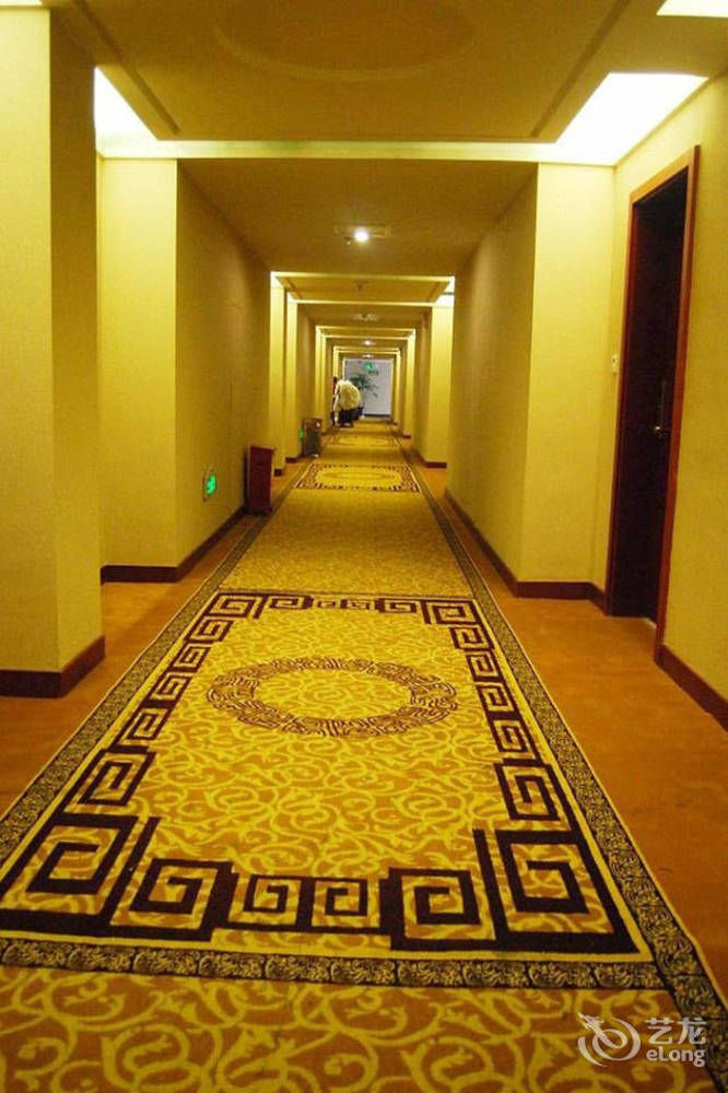 Jishou Heyi Hotel Fenghuang Exterior foto