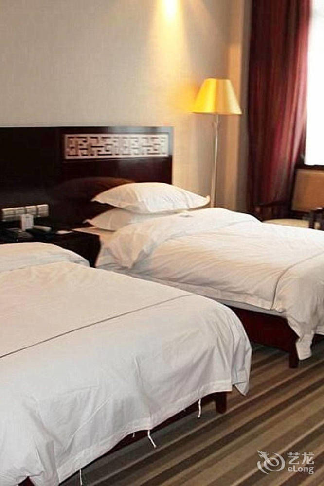 Jishou Heyi Hotel Fenghuang Exterior foto